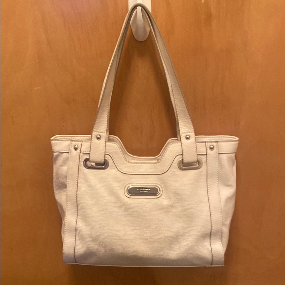Liz Claiborne Cream Shoulder Bag with Structured Design